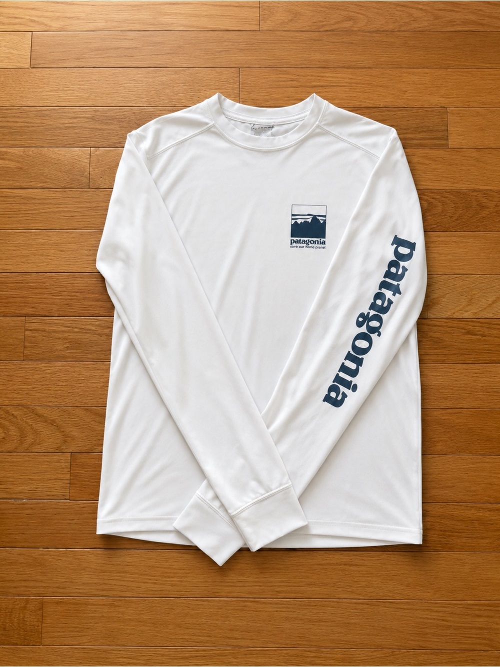 Patagonia Kids Capilene Silkweight White Long Sleeve with Blue Logo - Picture 2 of 3